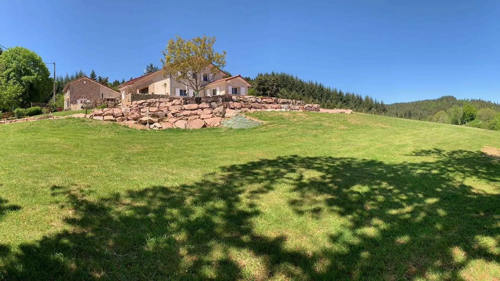 Gîte avec son terrain clôturé