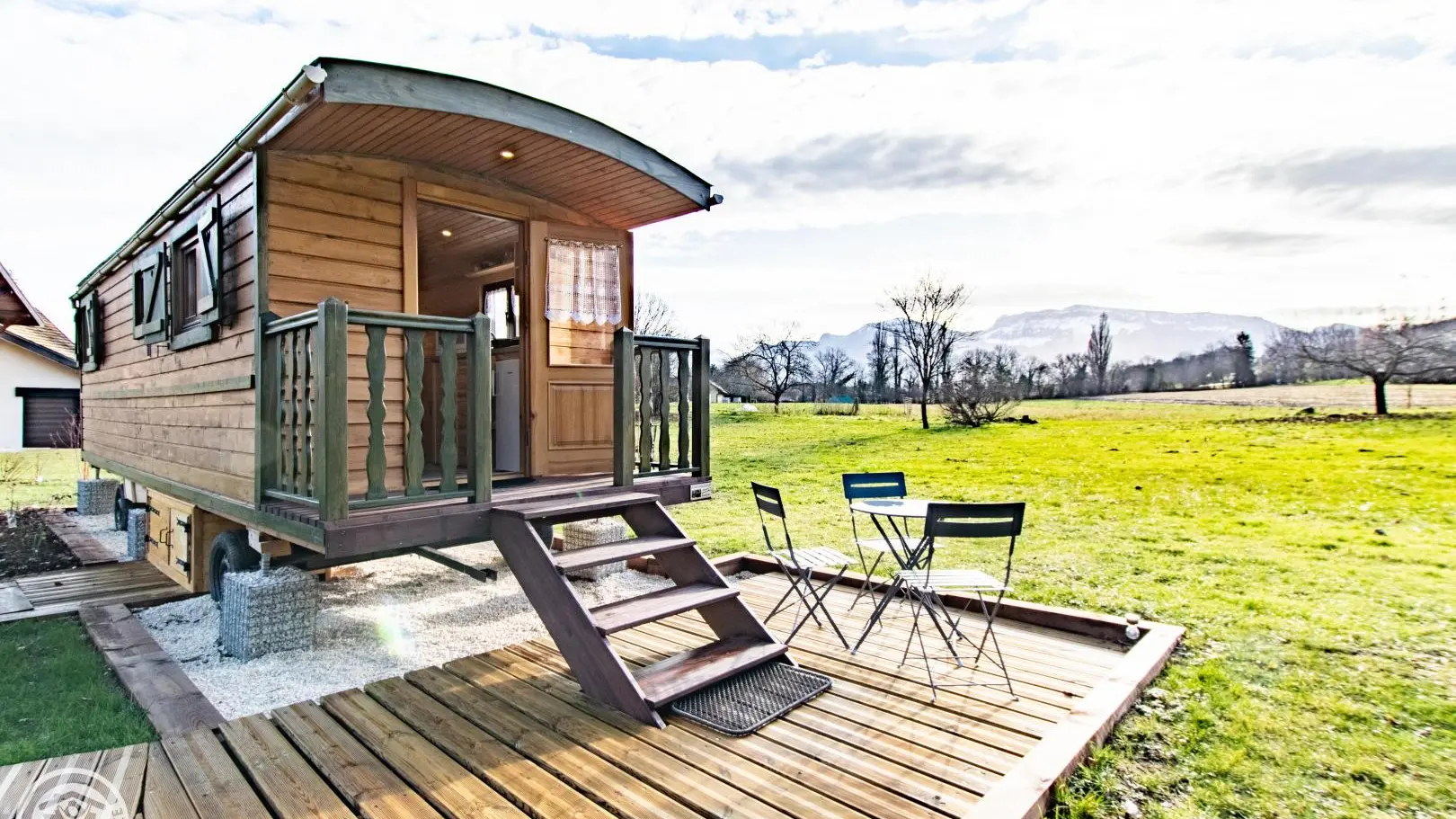 Accès et terrasse privative