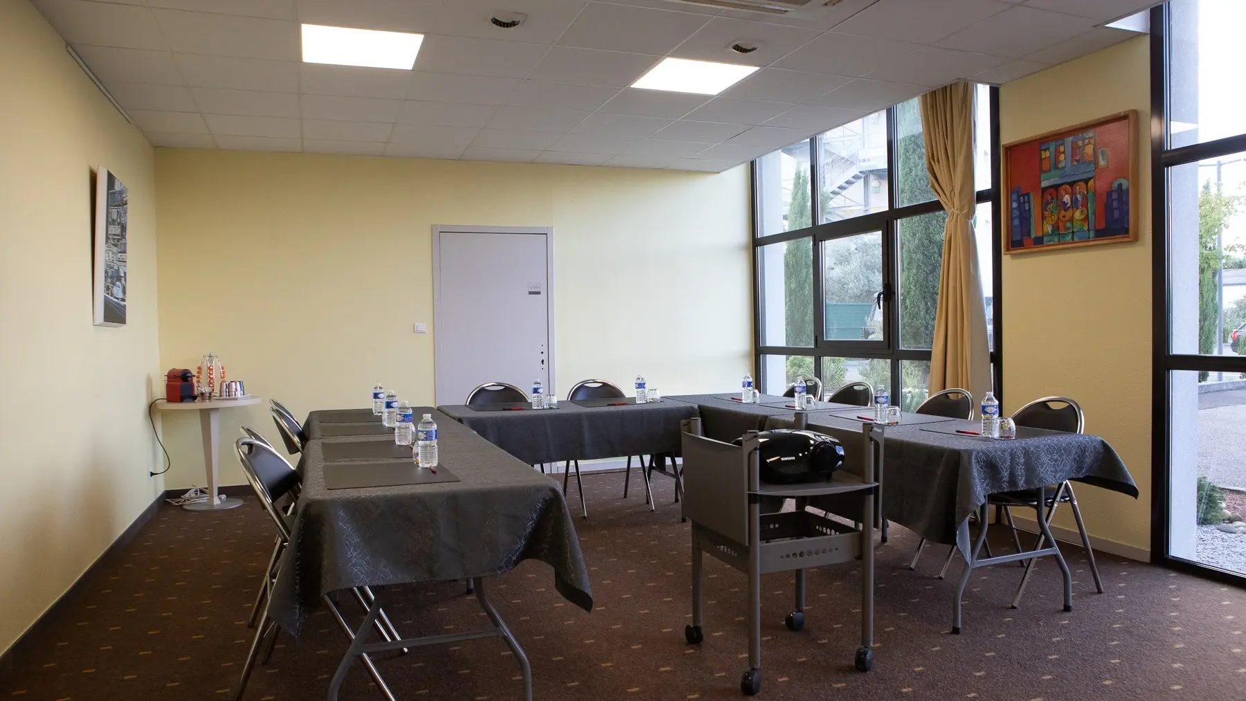 SALLE DE SEMINAIRE ACTUEL HOTEL 48M²