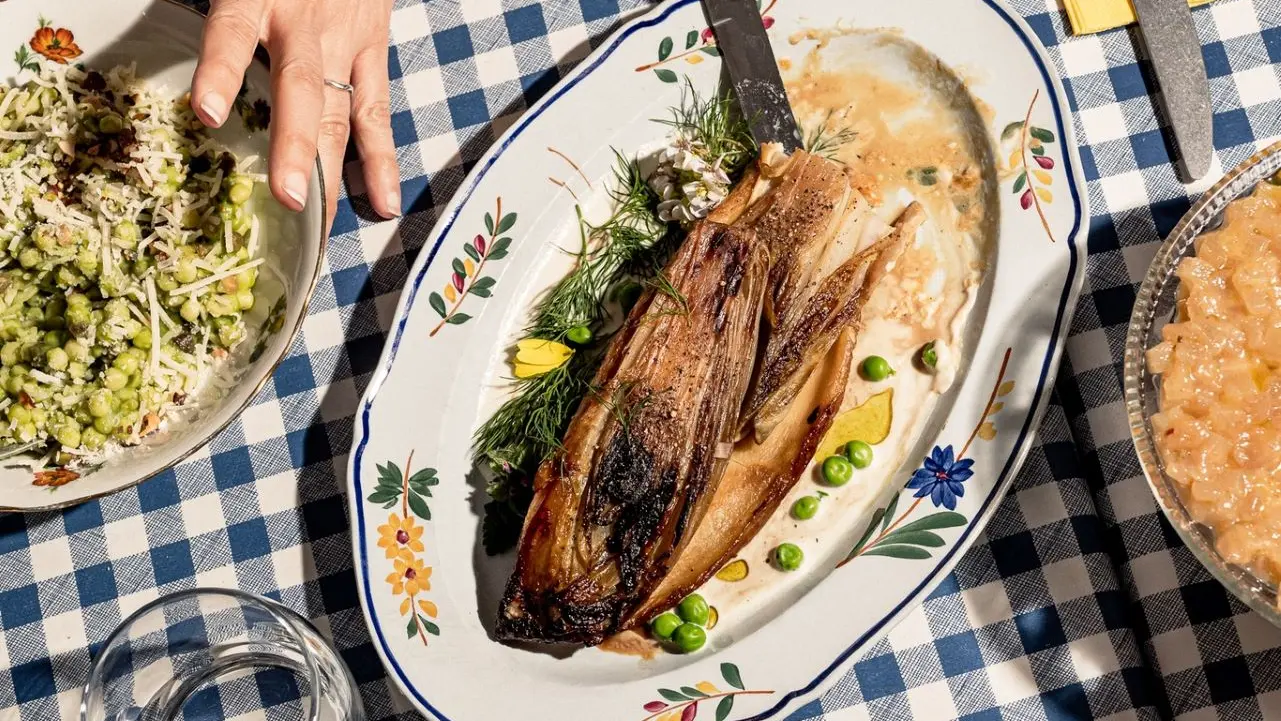 photos d'un plat sur une nappe vichy bleu