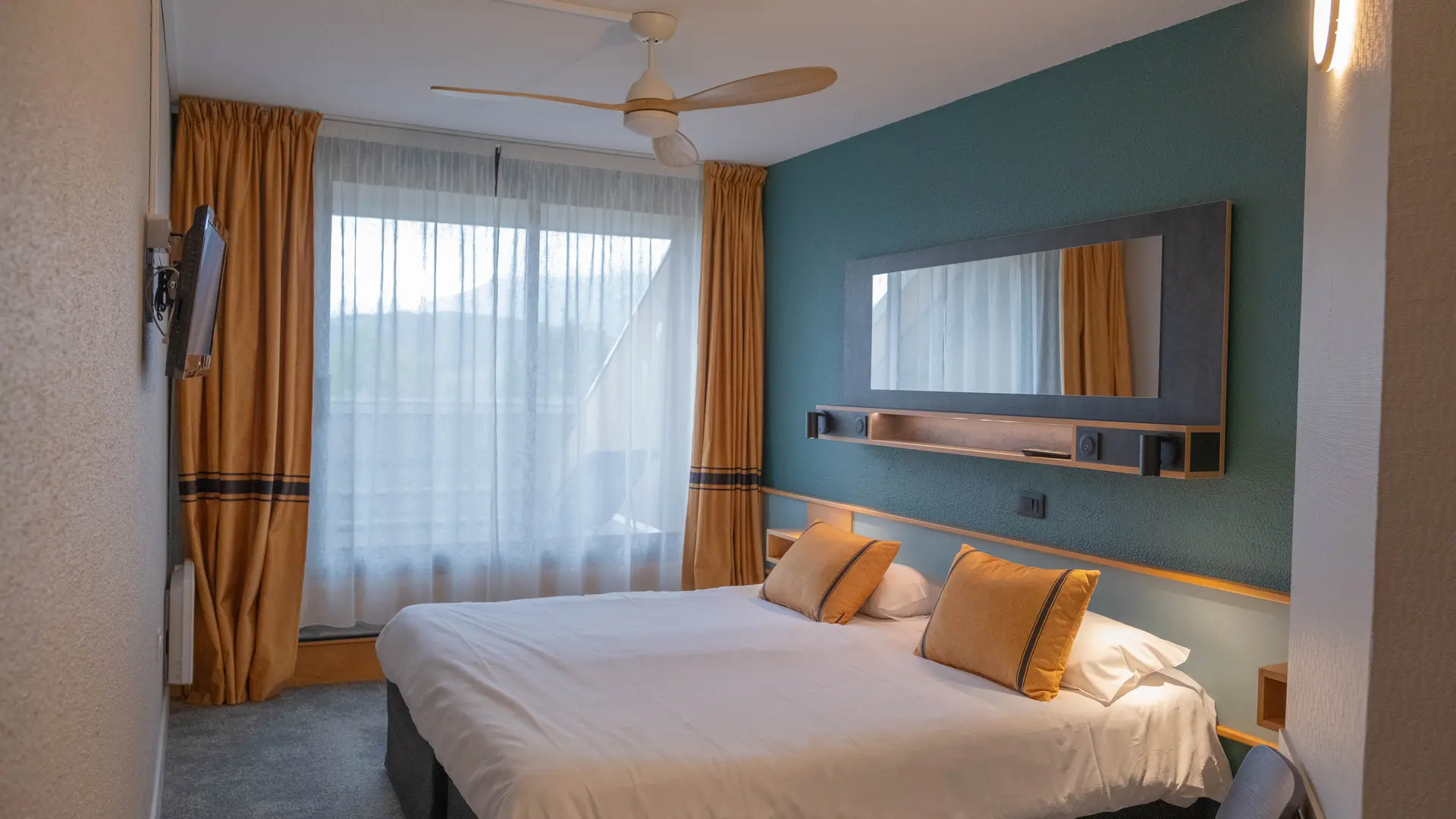 Piscine intérieure - Club *** Vacances Bleues les Horizons du lac