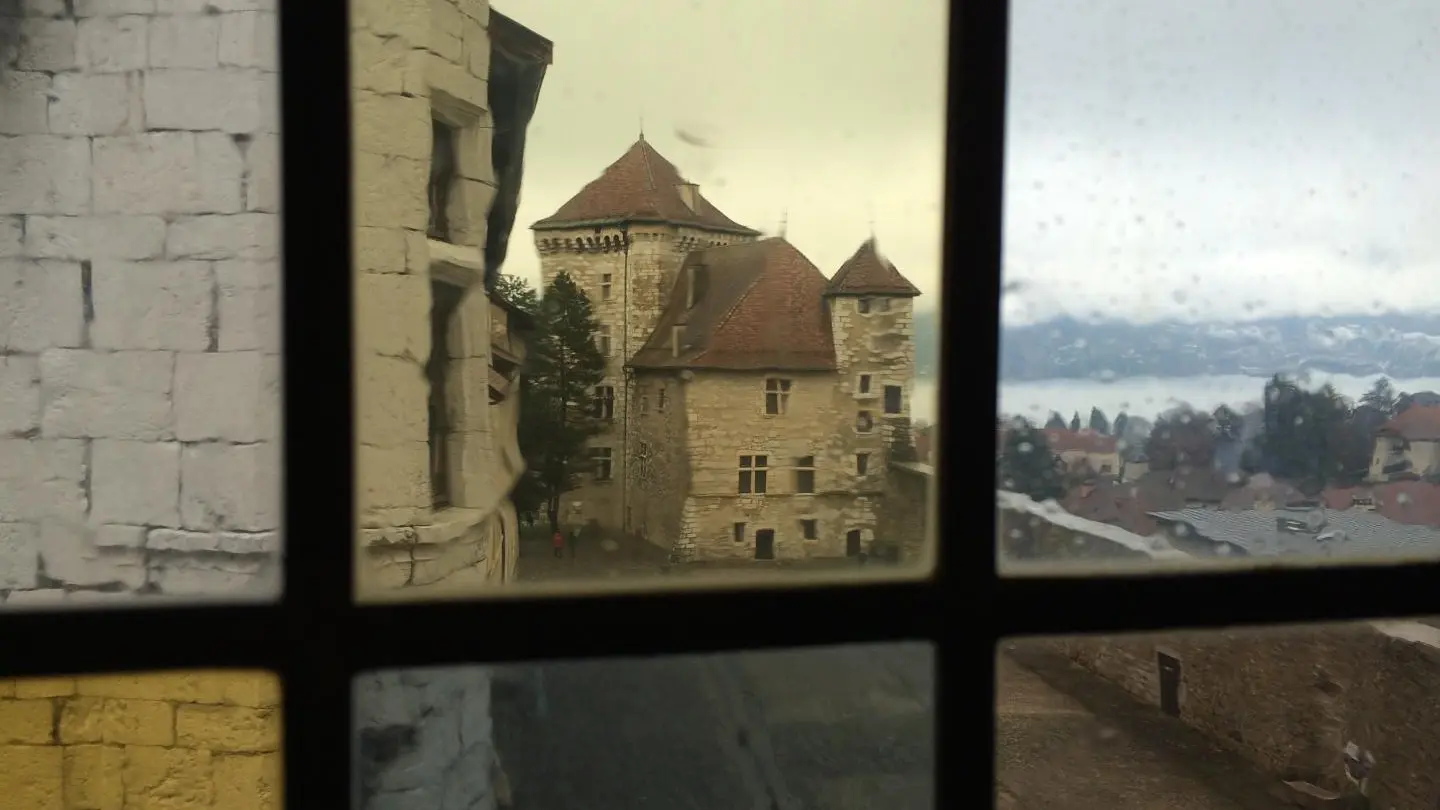Ne manquez pas la belle vue d'Annecy depuis son château (à 5mn du gîte).