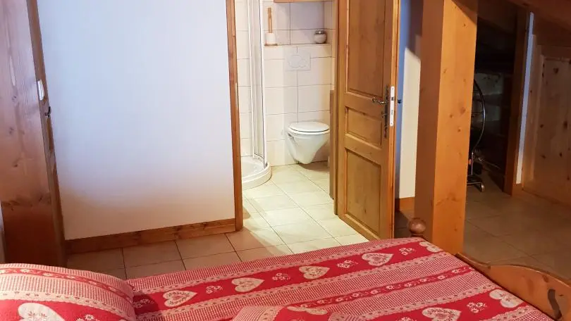 Chambre N°2 avec salle de bains