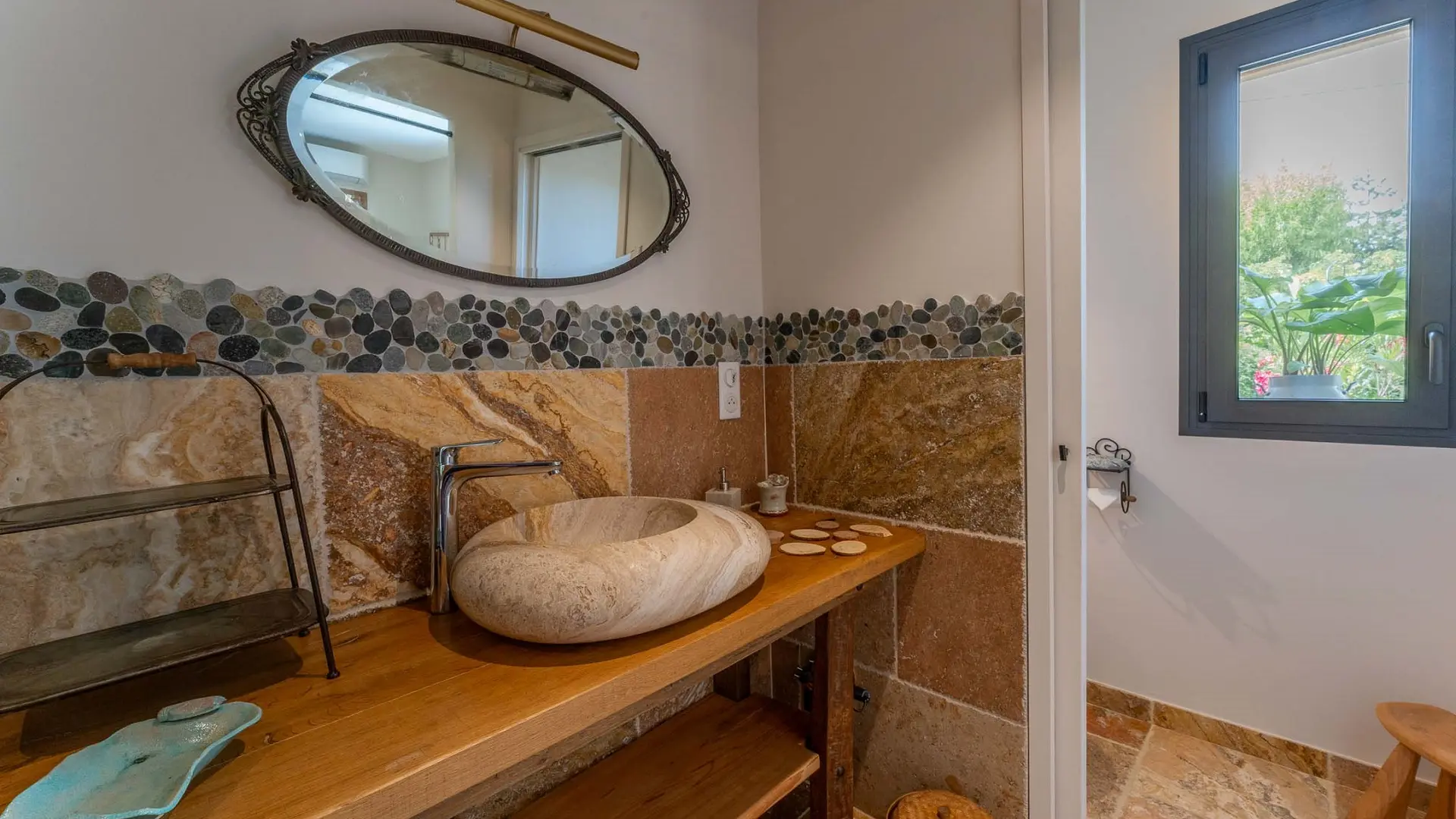 La salle d'eau - chambre 1