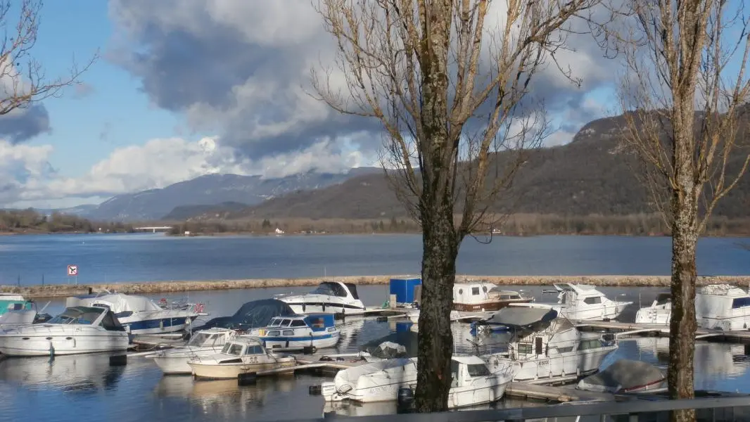 Le port de Massignieu de Rives