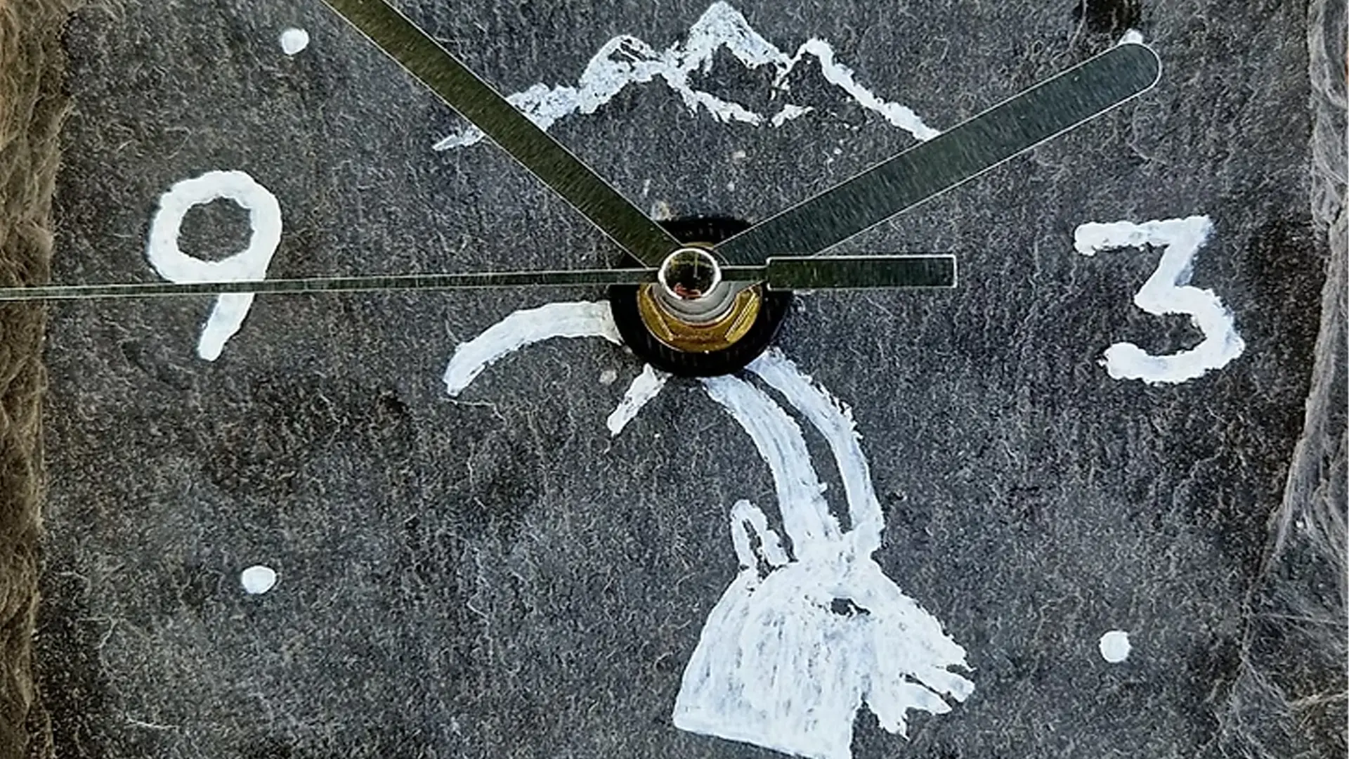 Horloge en ardoise