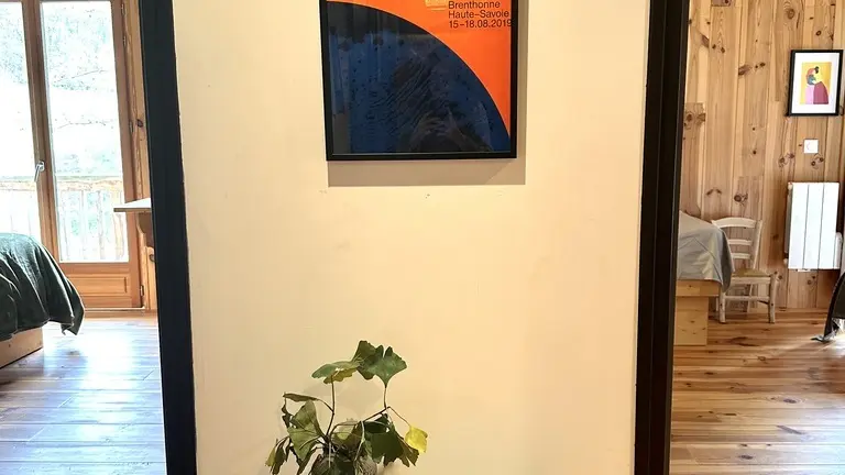 Détail dans le couloir de l'espace chambres