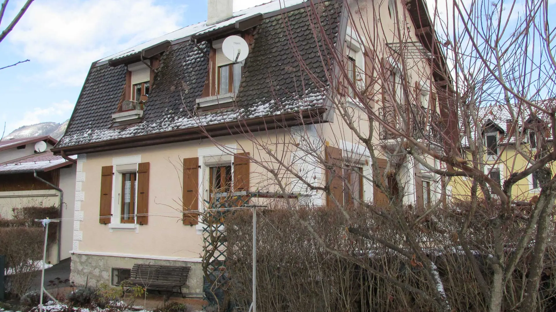 exterior view house winter