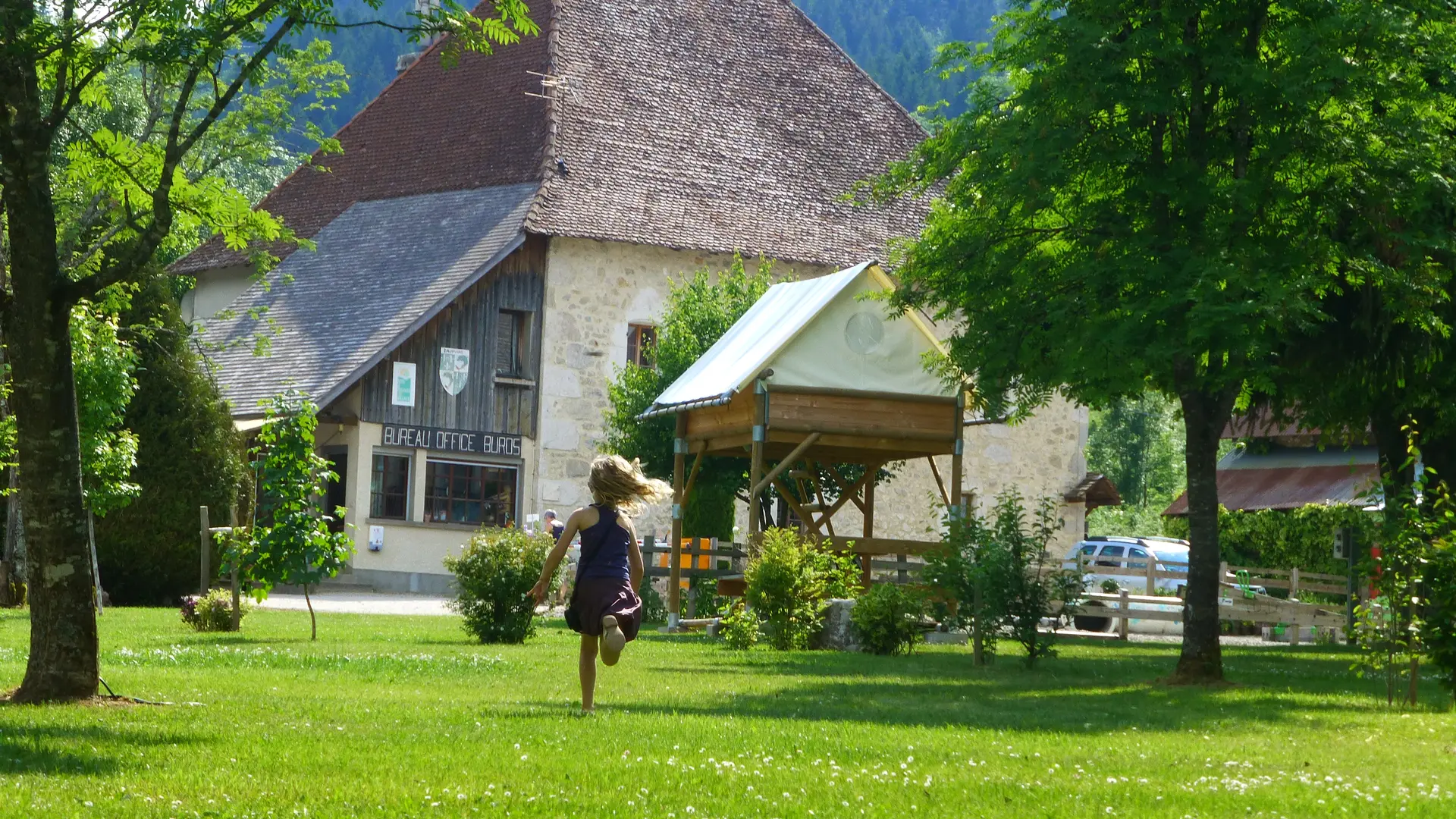 Espace accueil et épicerie