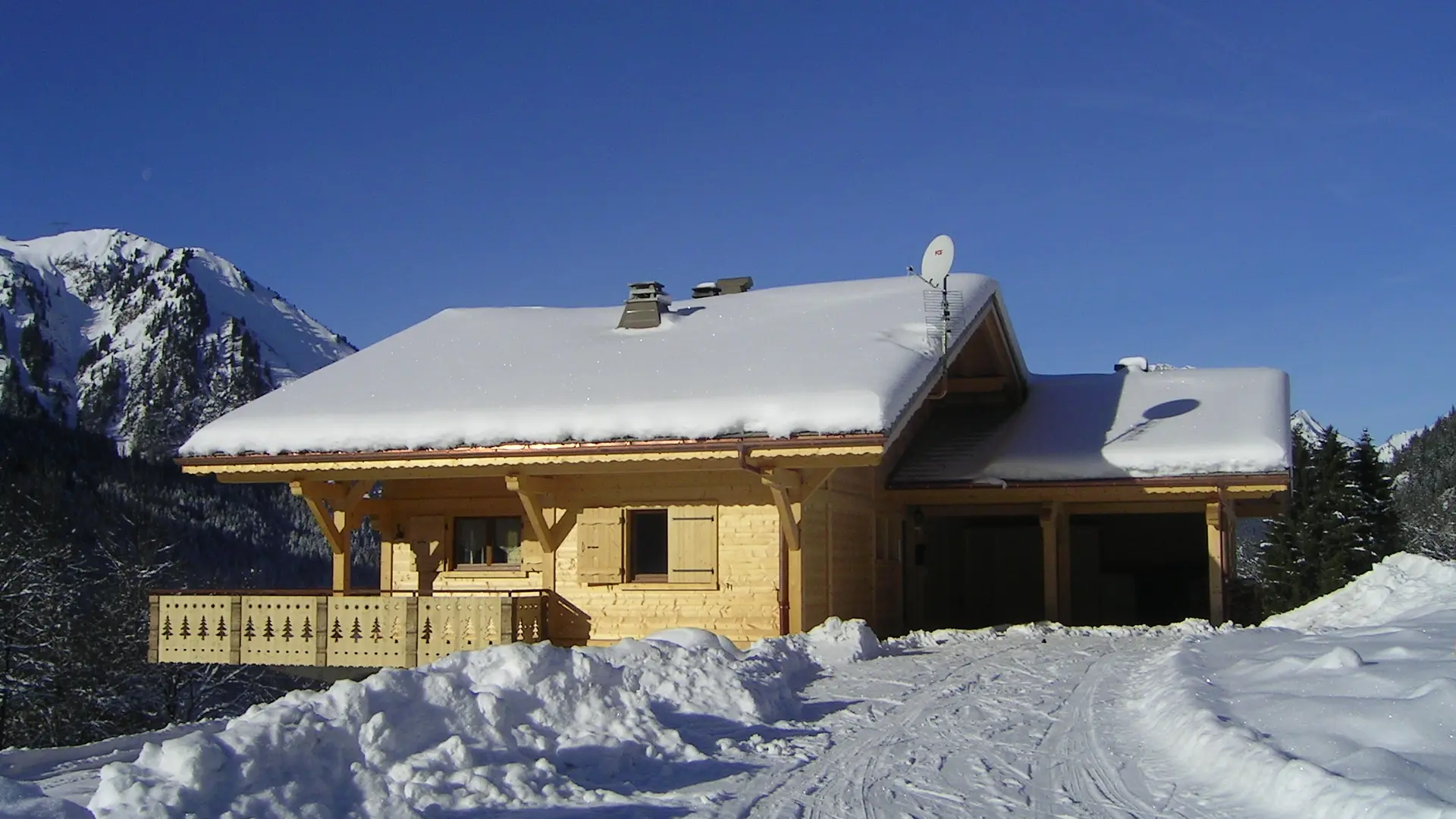 Extérieur__hiver_Chalet_La Roseraie_Châtel