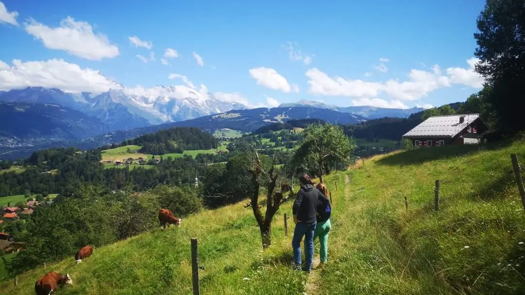 Promeneurs sur la boucle de la Plagne