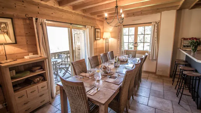 Chalet Kassy Morillon - Magnifique coin repas avec vue fantastique