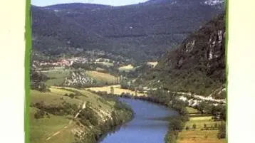 Couverture du Topo-guide Randonnées Pédestres dans la Vallée de l’Ain et le Reve