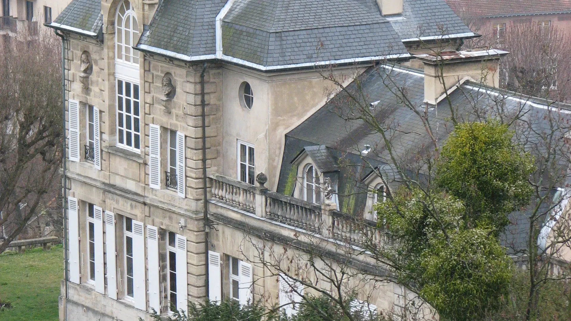 Façade du Pavillon Sully