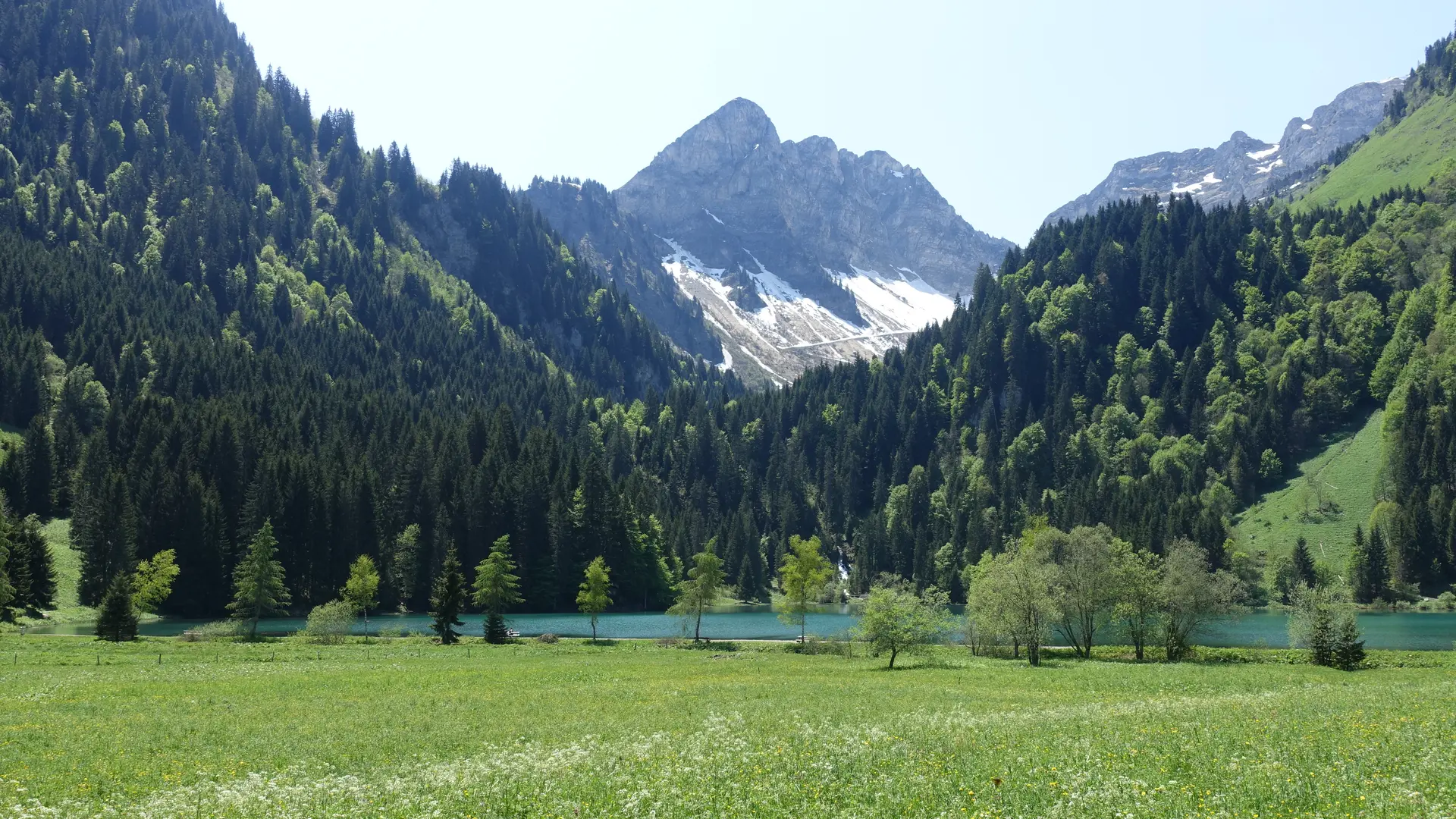 Departure of the hike