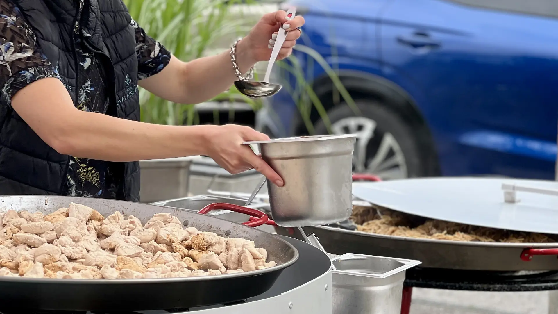 Prestation événement avec plat à la poële