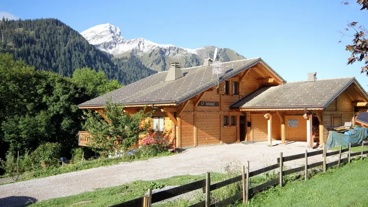Extérieur_été_Chalet_La Roseraie_Châtel