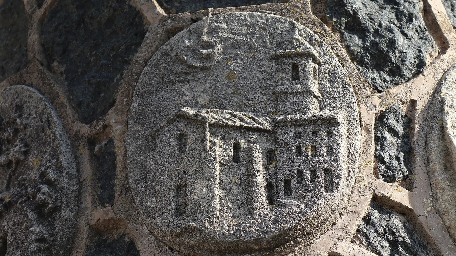 L'église - L'énigmatique monument à Saint-Joseph de Gassin - https://gassin.eu