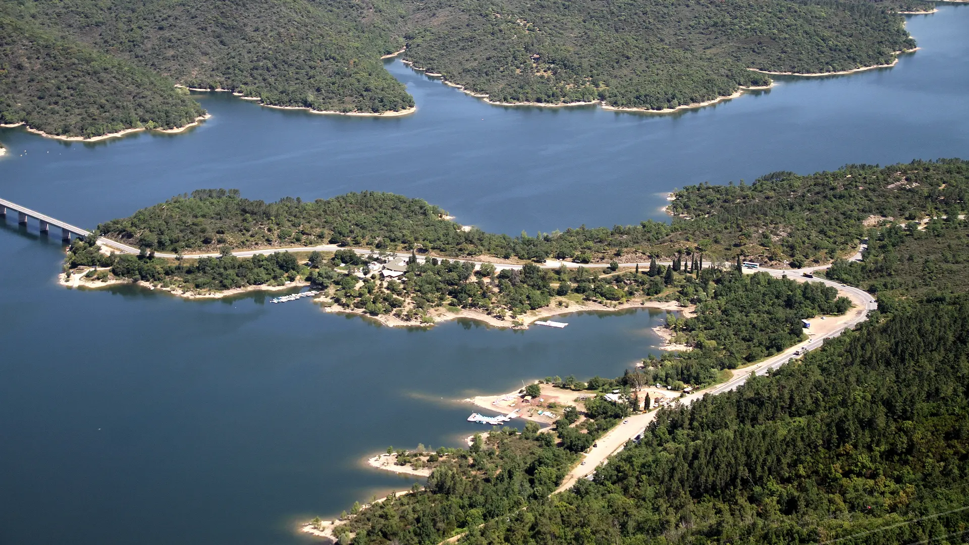 vue aérienne du lac