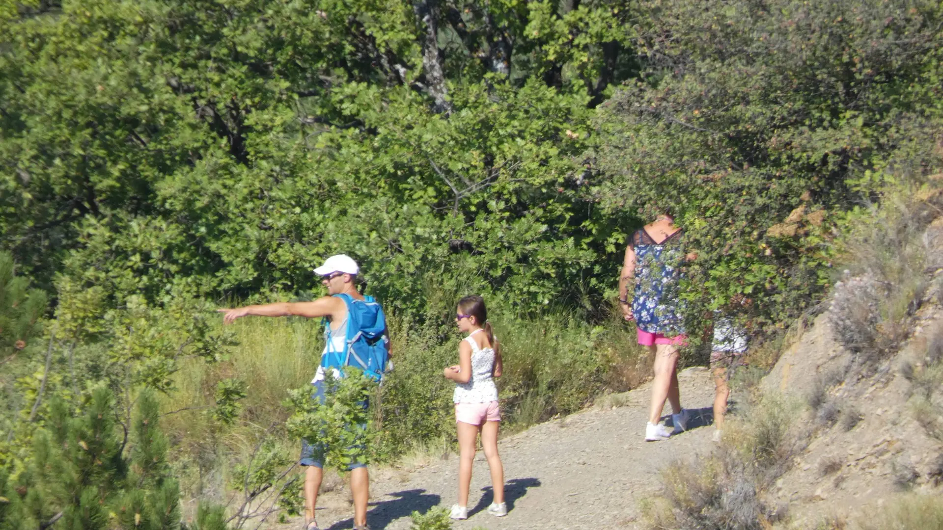 En chemin pour le château d'Arzeliers