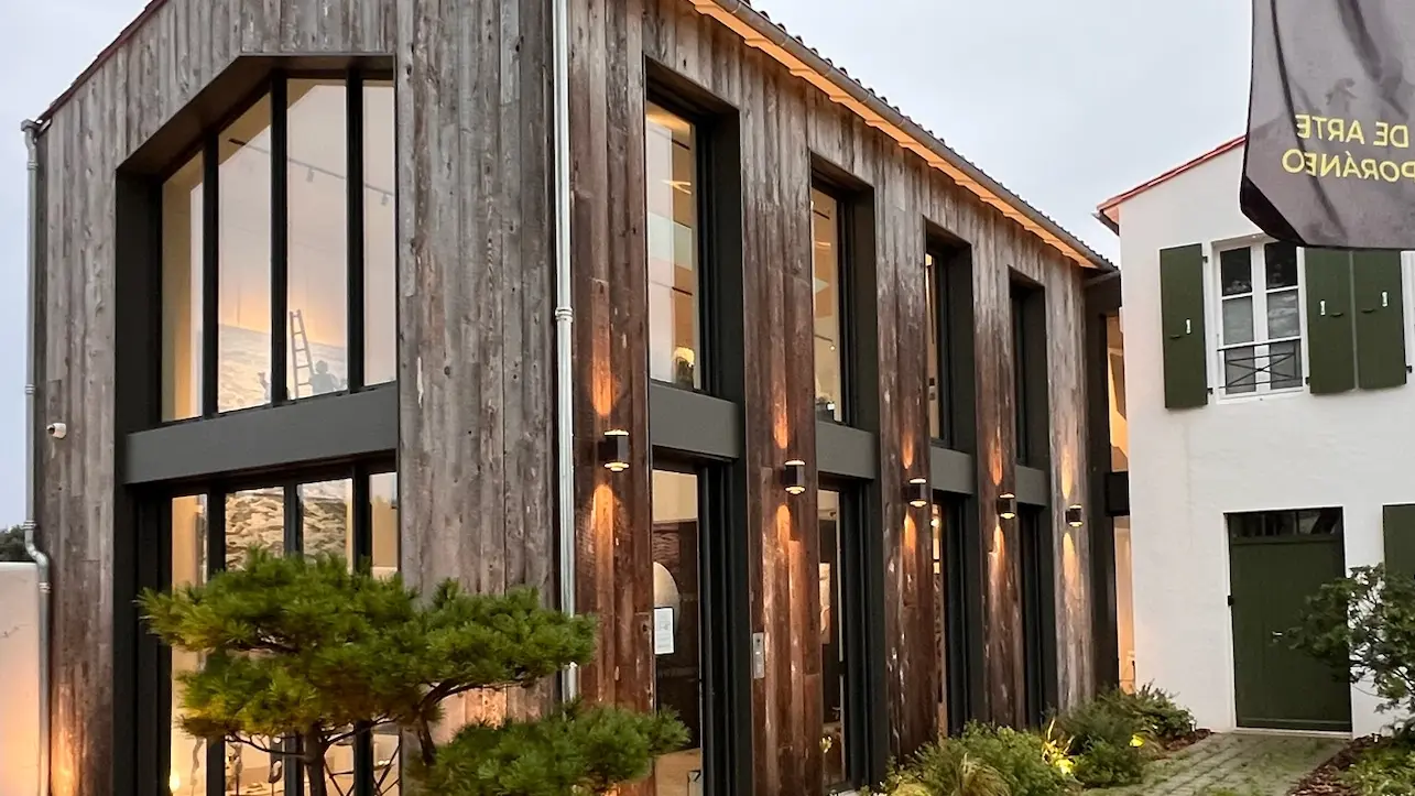 Exterior - Galería ADOR