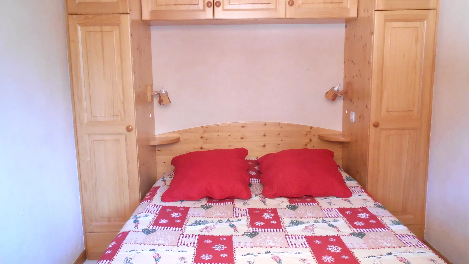 Chambre avec lit double/Bedroom with a double bed-Cornillon C n°3-Le Grand-Bornand
