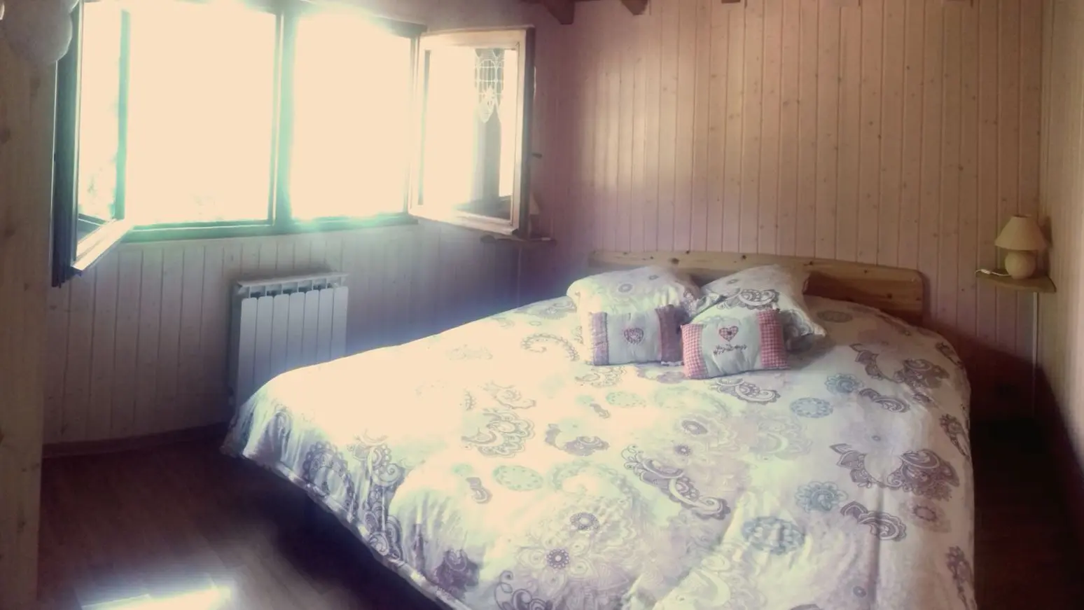 chambre gite Freddy
 1 Lit 160 x 200 cm