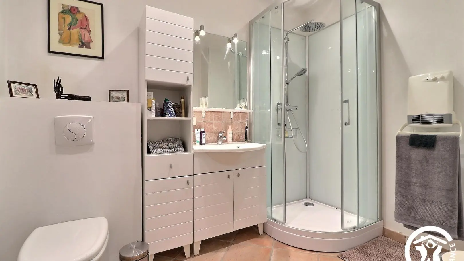 Salle de bain de la chambre du rez de chaussée