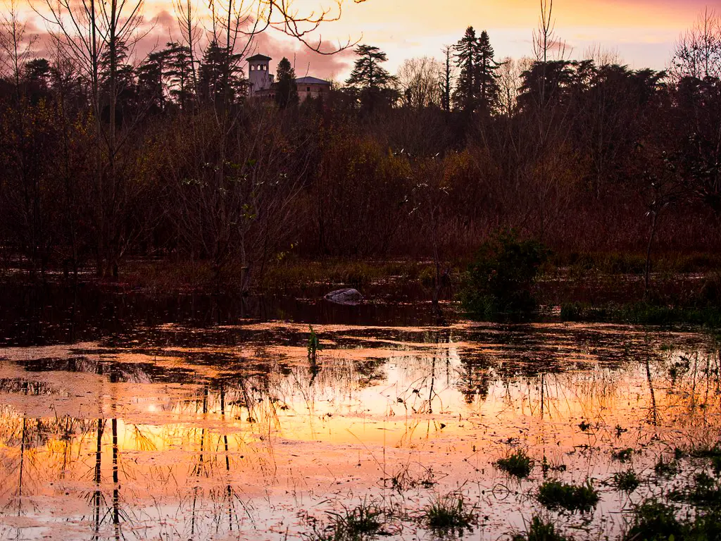 Lac de la Pounte au coucher du soleil