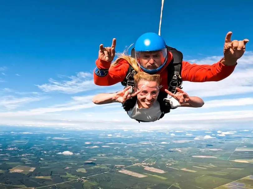sky dive (Copier)