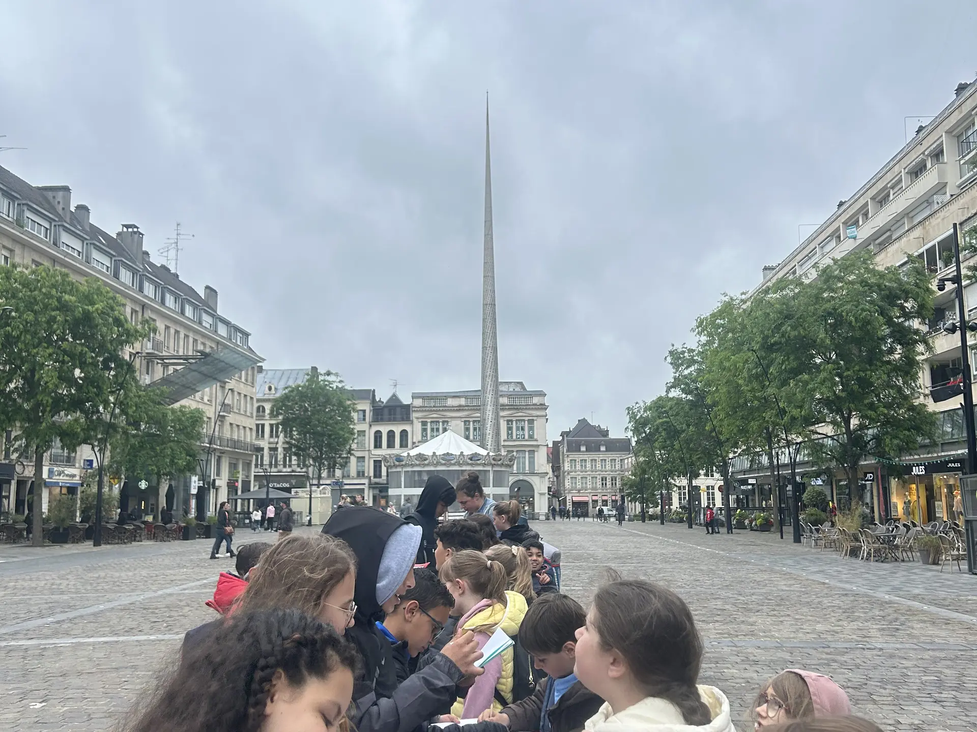 Jeu de pistes - Place d'ARMES