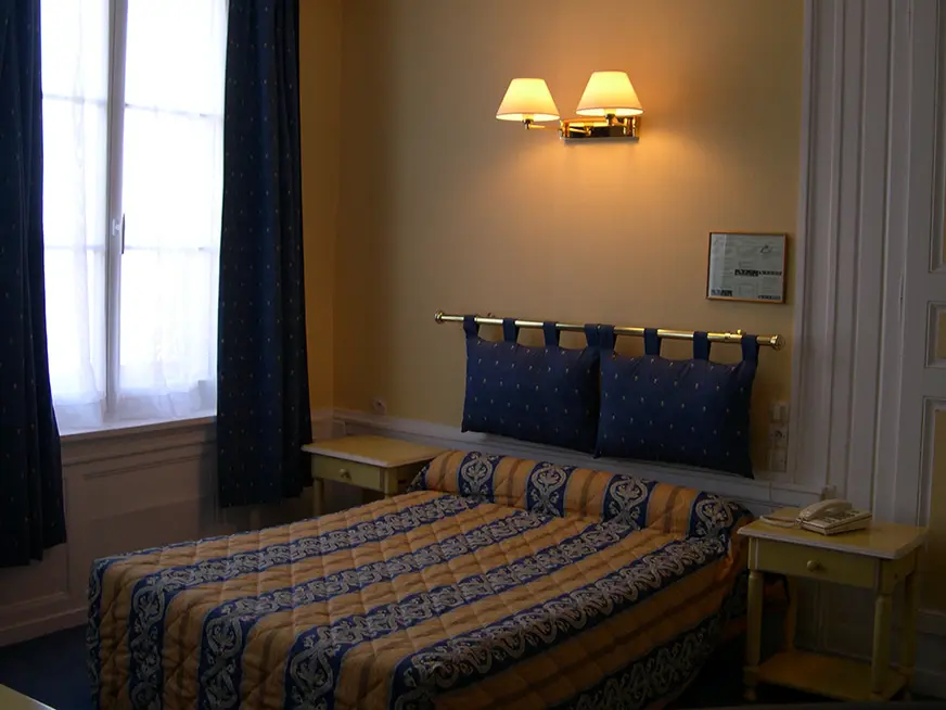 Hôtel Bannière de France < Laon < Aisne < Picardie