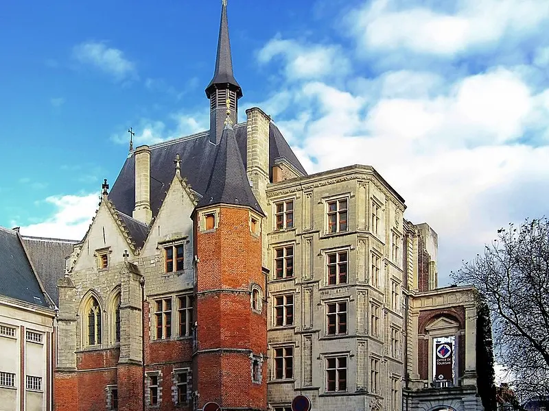 PALAIS RIHOUR - Vue extérieure