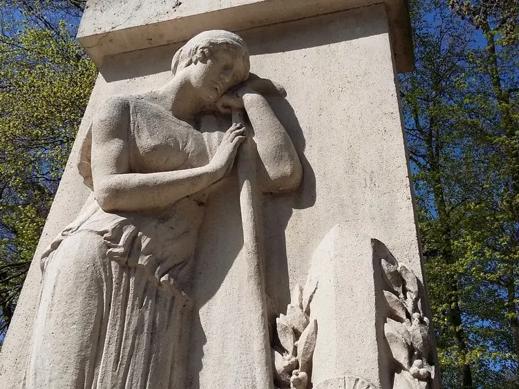 Monument Passant Arrete-toi - 1ere Guerre mondiale en foret de Retz