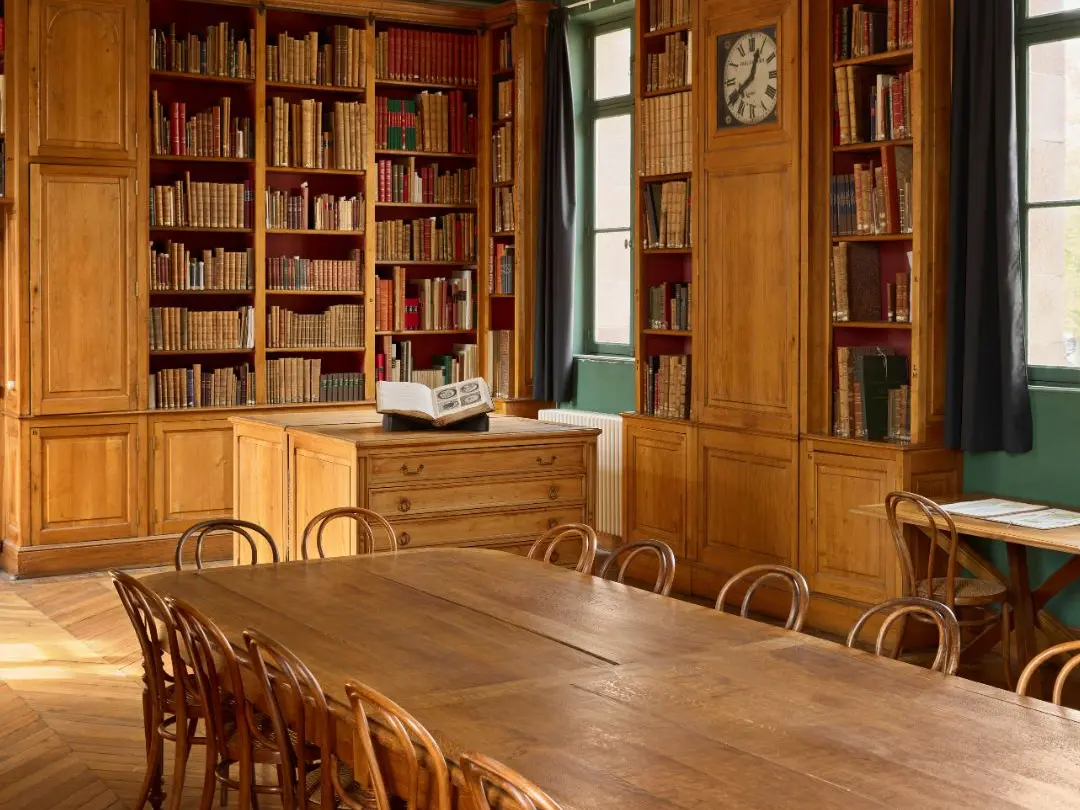 Découvrez la bibliothèque du musée