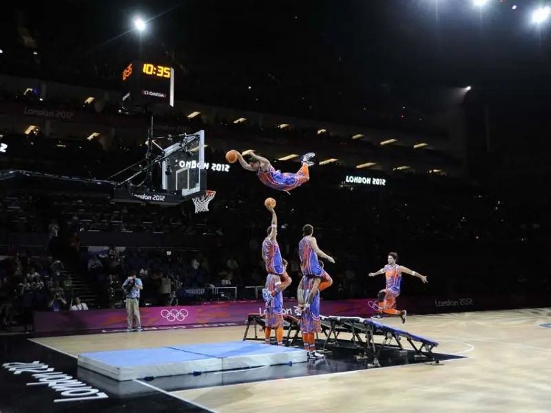 Basket acrobatique avec les Crazy Dunkers