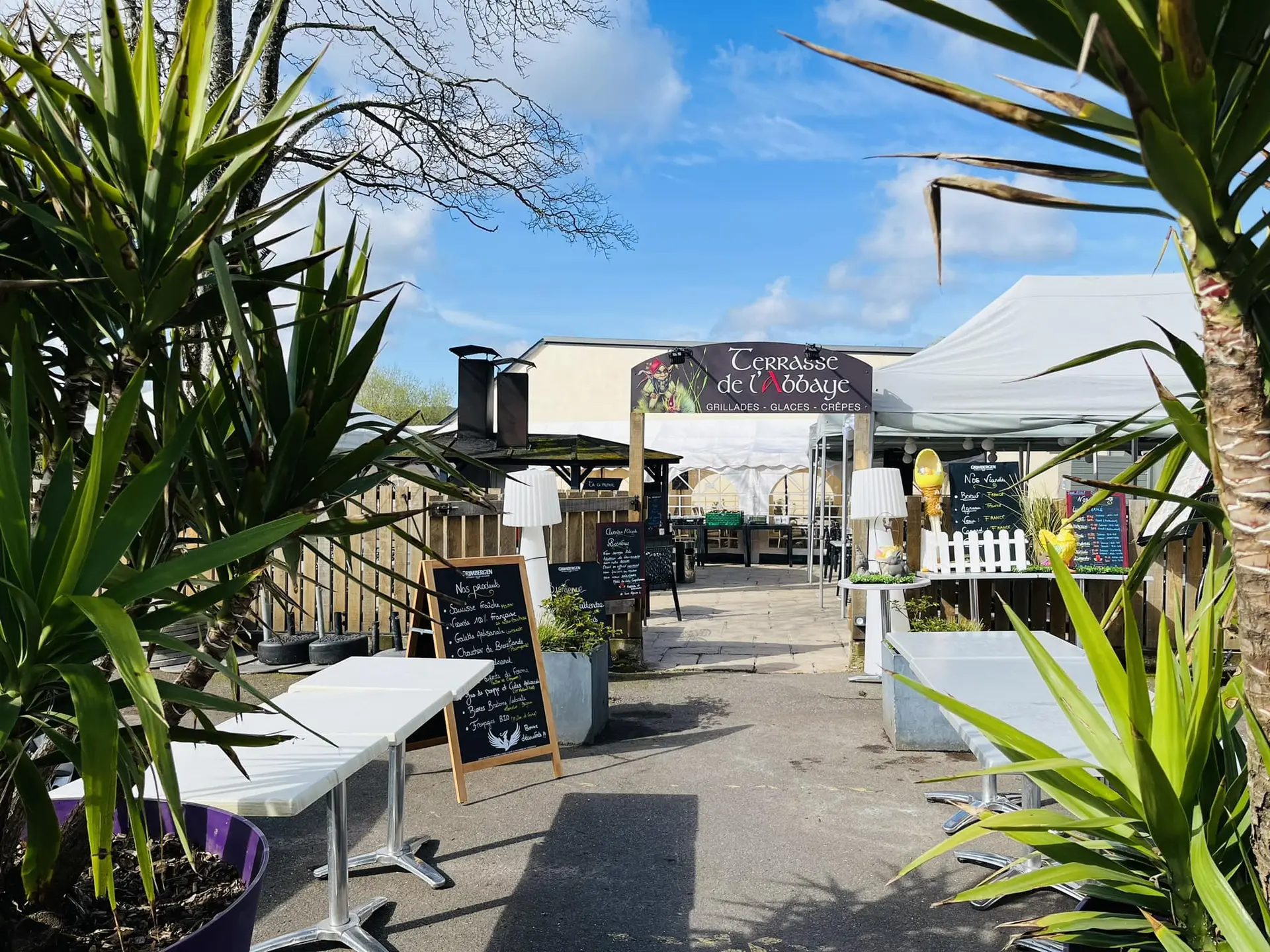 2023_Terrasse de l'abbaye_Paimpont