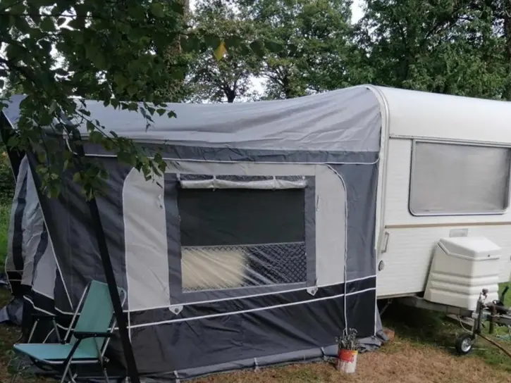 25_15_0836_CampingValFees_CaravaneVintage