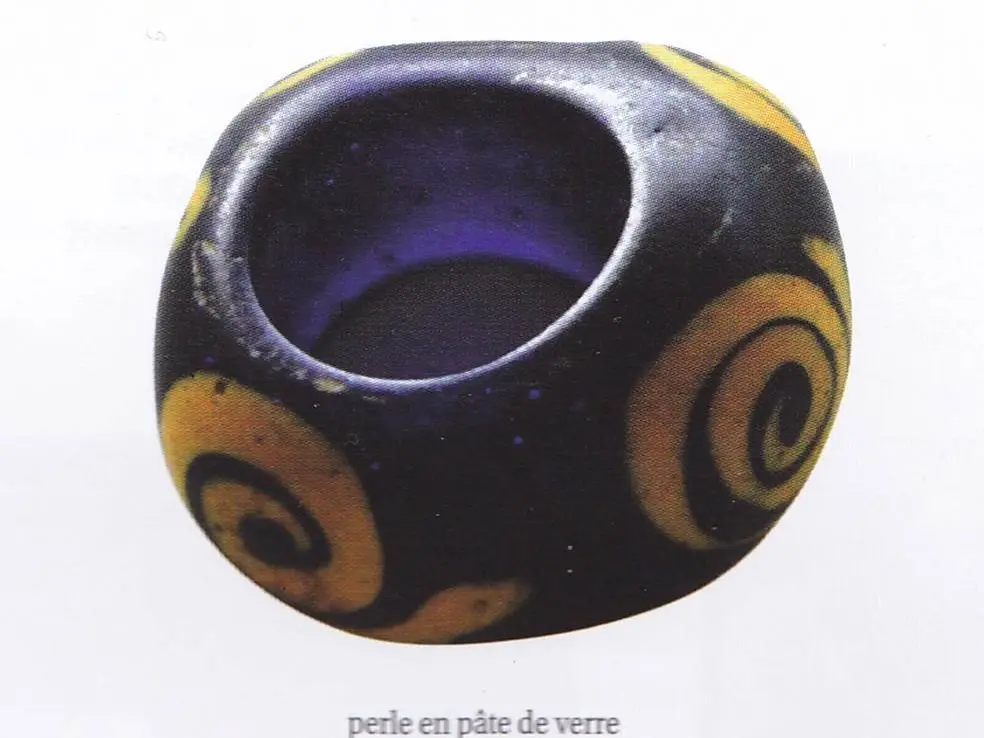 Perle en pâte de verre 150 av. JC