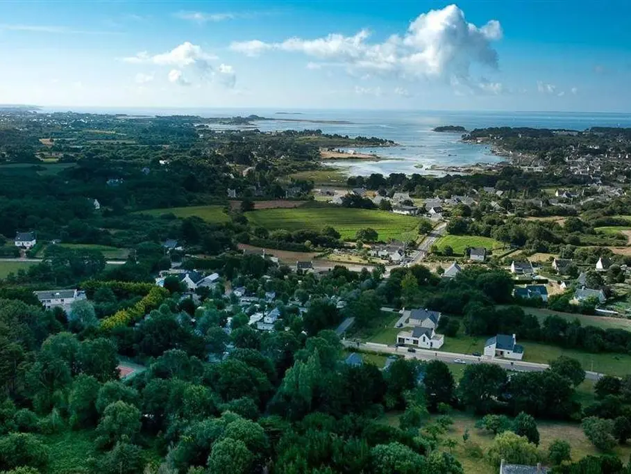 Vue aérienne du camping proche de la mer