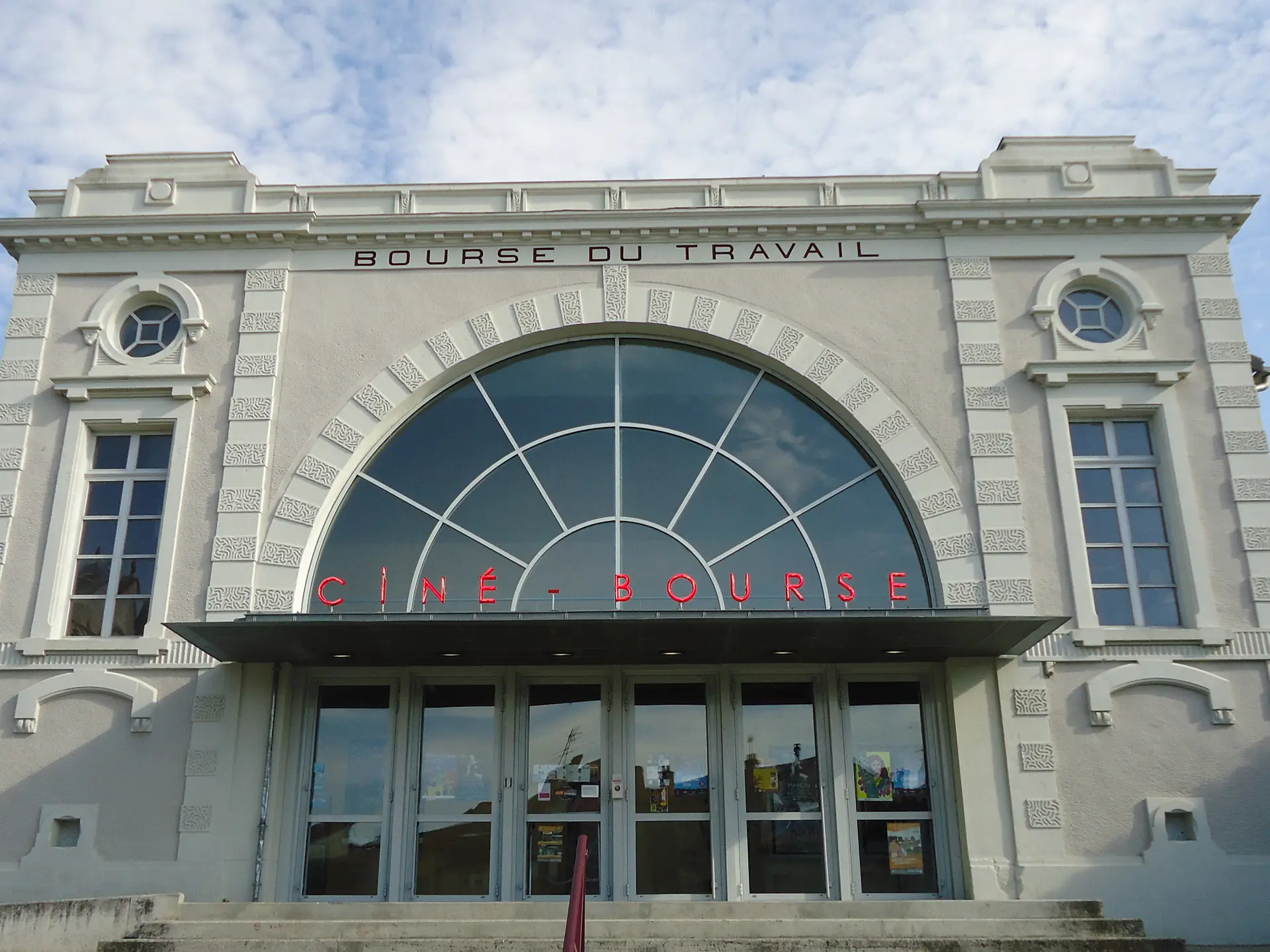 Cinéma de Saint-Junien. Autrefois la Bourse du travail_1