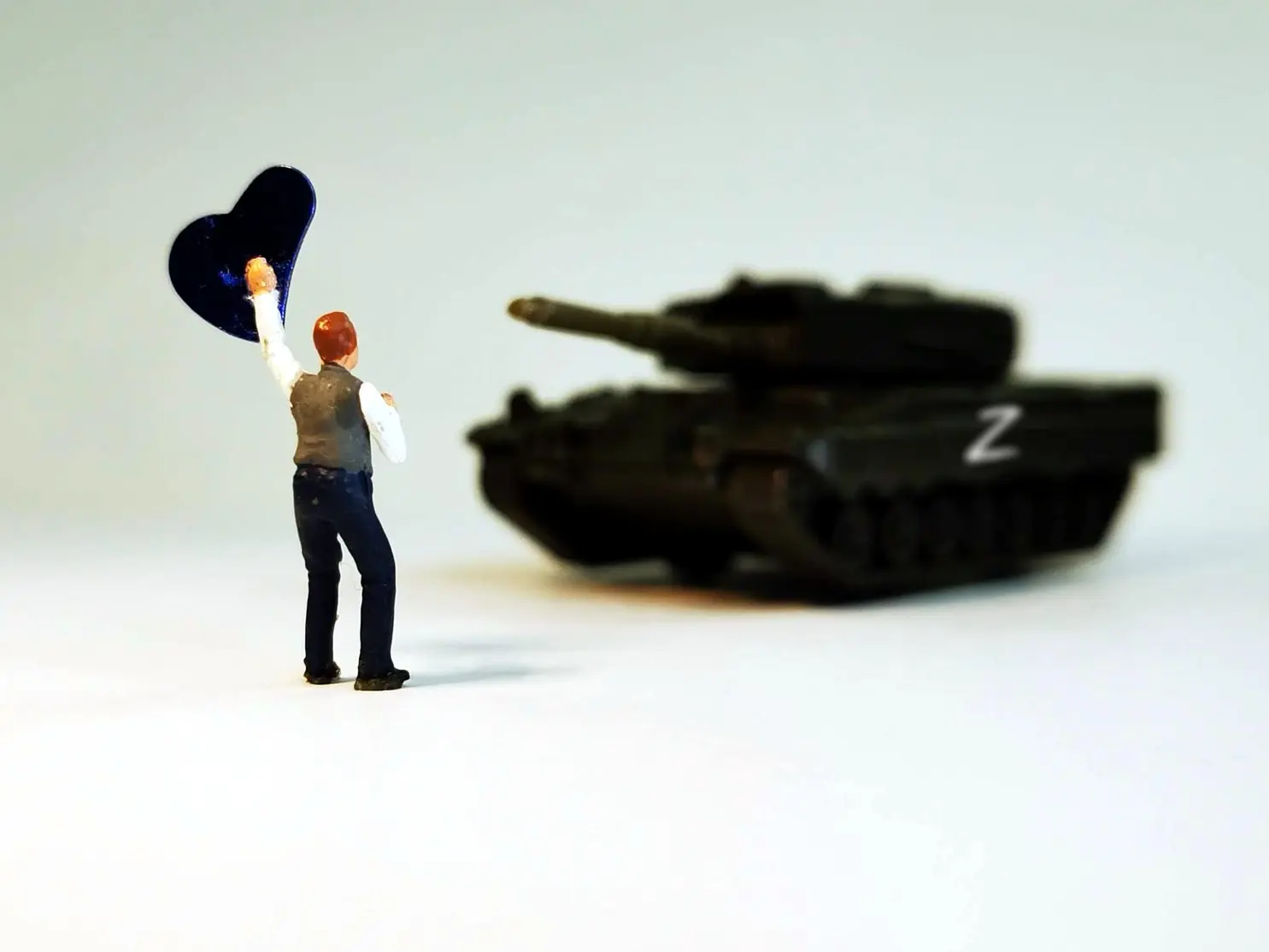 wir_sind_klein-miniature-figures-7092383_1920