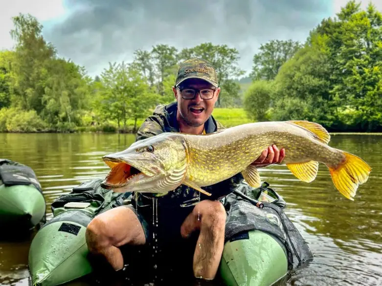 Pêche au carnassier en float tube