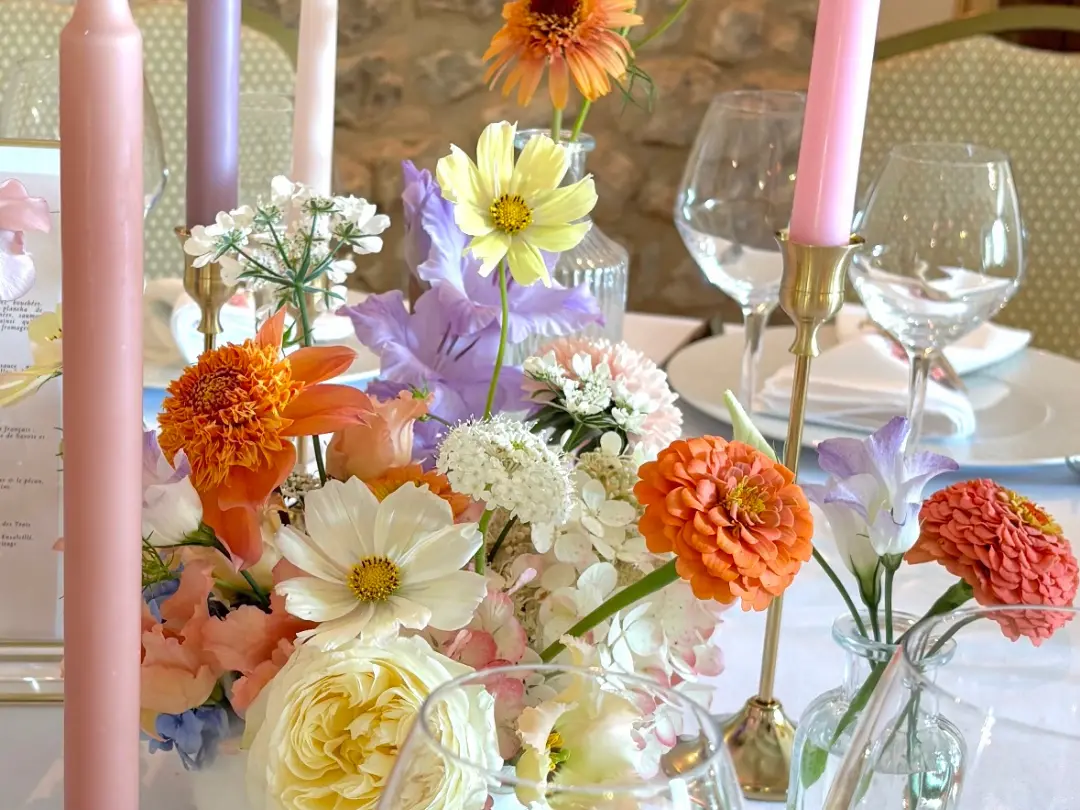 Centre de table et bouquets de fleurs