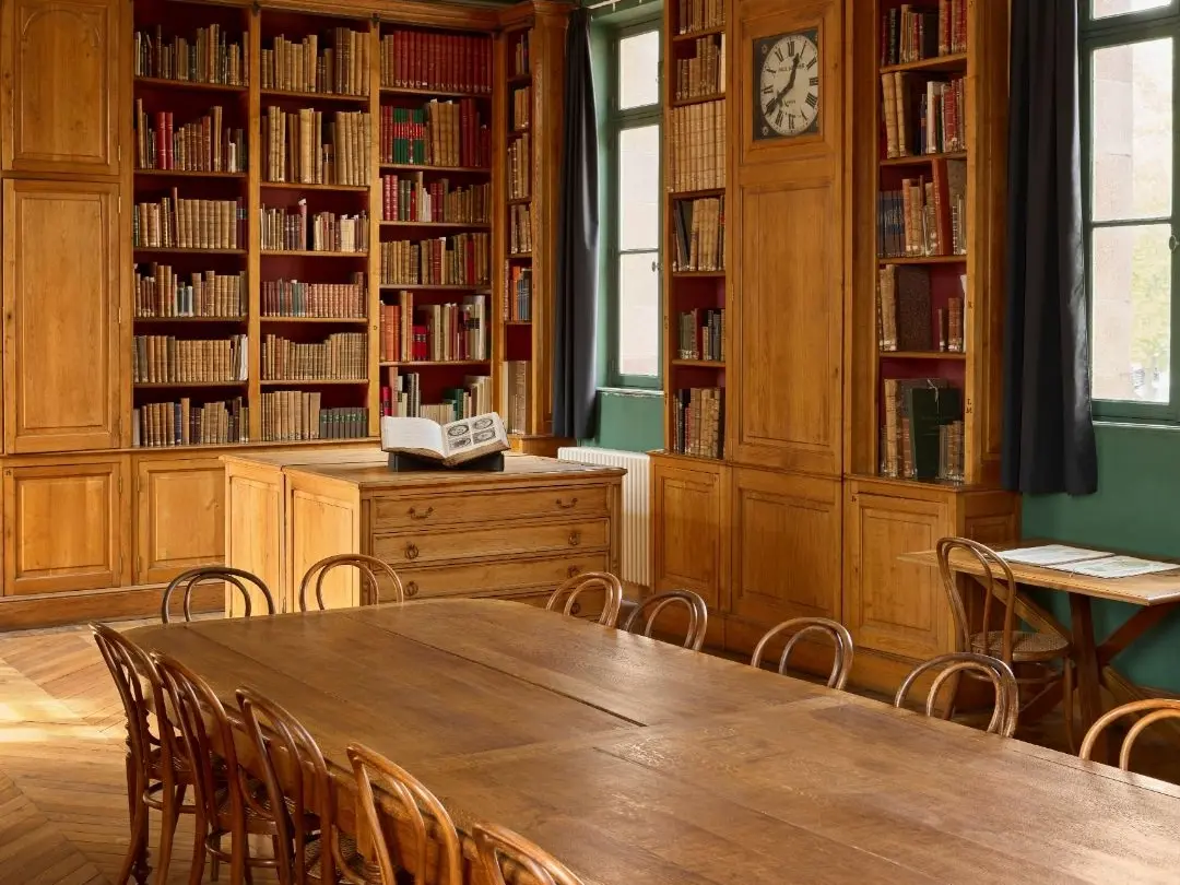 Découvrez la bibliothèque du musée