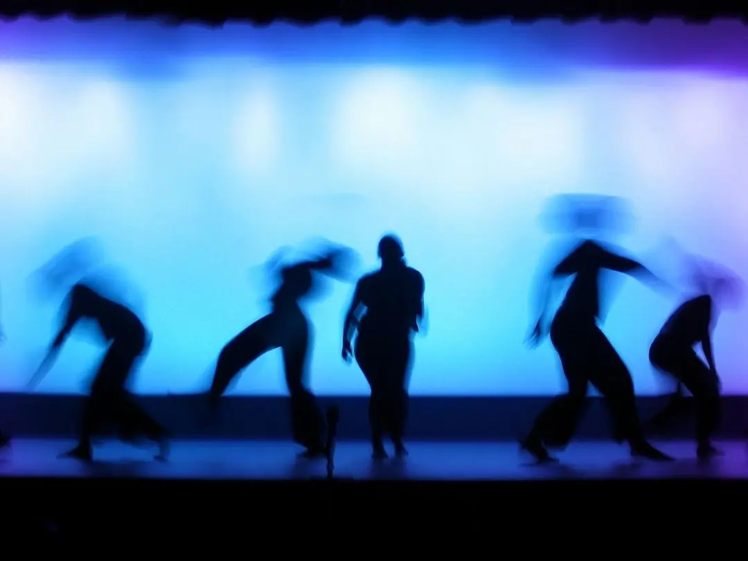 Dance, musique et porcelaine