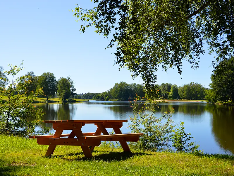 aire-de-pique-nique-saint-hilaire-les-places