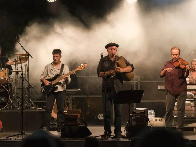 daxetsudlandes-9fc6b8eae651442ca56e8d59704d7b51-122906-ph0