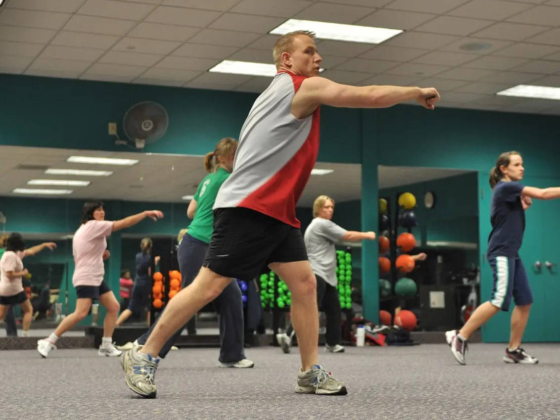 fitness-room-1180062_1280