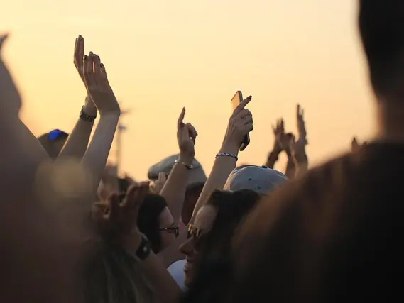 hands-4212584_640